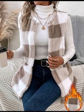 Cozy Checkered Sherpa Vest - White & Taupe